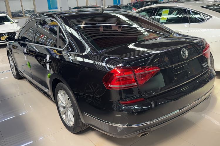 Used Volkswagen Passat 2017 330TSI DSG Luxury Edition Exterior 4