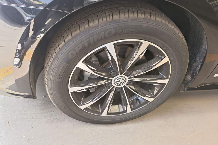 Used Volkswagen Passat 2017 330TSI DSG Luxury Edition Exterior 4