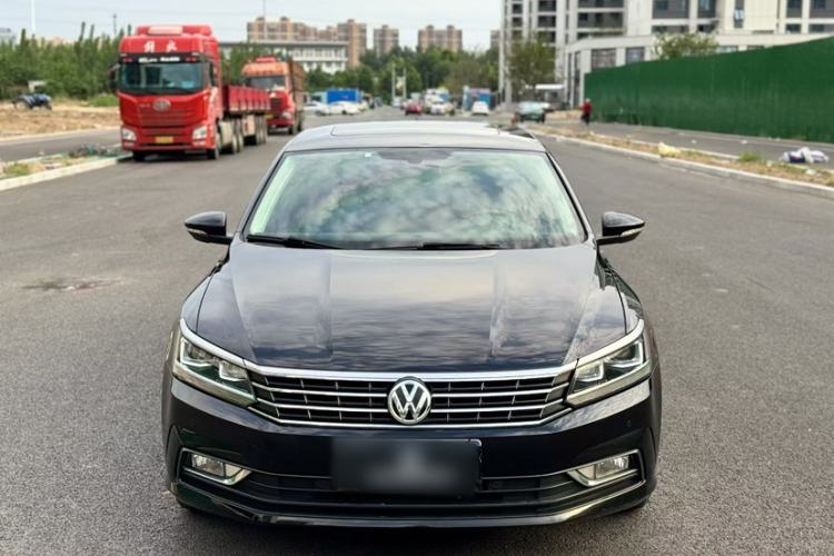 Used Volkswagen Passat 2017 330TSI DSG Luxury Edition Exterior 4