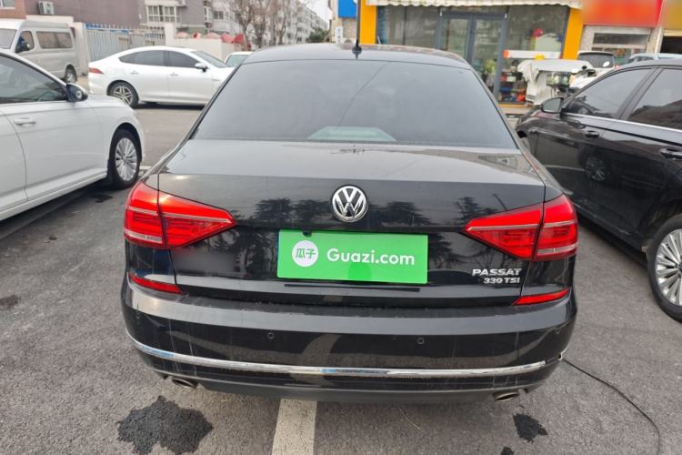 Used Volkswagen Passat 2017 330TSI DSG Luxury Edition Exterior 4