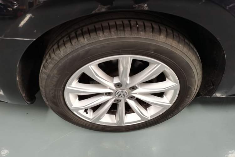 Used Volkswagen Passat 2017 330TSI DSG Luxury Edition Exterior 4