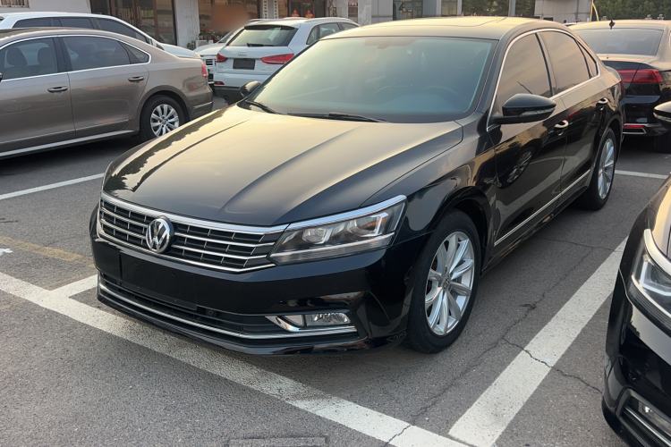 Used Volkswagen Passat 2017 330TSI DSG Luxury Edition Exterior 4