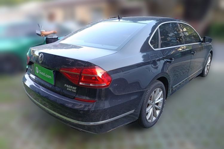 Used Volkswagen Passat 2017 330TSI DSG Luxury Edition Exterior 5