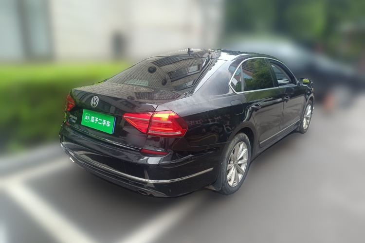 Used Volkswagen Passat 2017 330TSI DSG Luxury Edition Exterior 5
