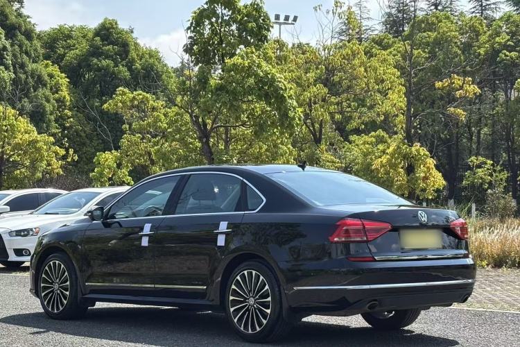 Used Volkswagen Passat 2017 330TSI DSG Luxury Edition Exterior 5