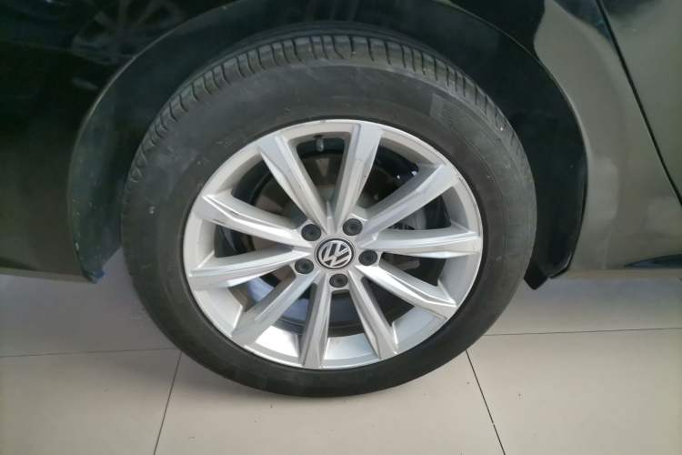Used Volkswagen Passat 2017 330TSI DSG Luxury Edition Exterior 5