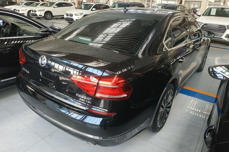 Used Volkswagen Passat 2017 330TSI DSG Prestige Edition Exterior 5
