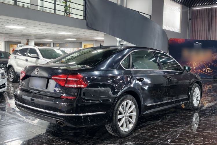 Used Volkswagen Passat 2017 330TSI DSG Luxury Edition Exterior 5