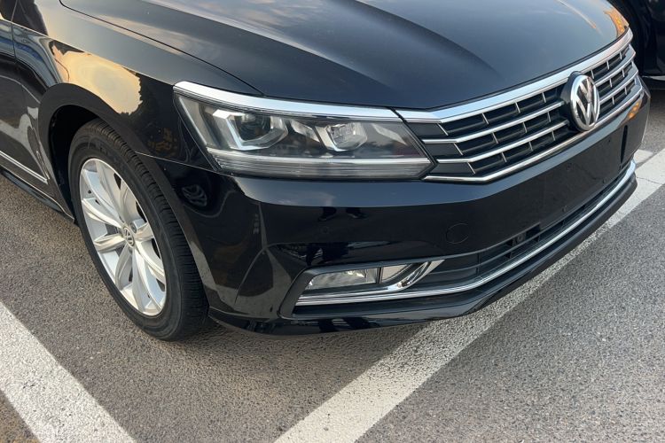 Used Volkswagen Passat 2017 330TSI DSG Luxury Edition Exterior 5