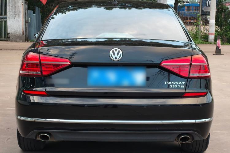 Used Volkswagen Passat 2017 330TSI DSG Luxury Edition Exterior 6