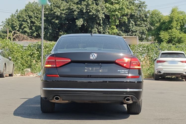 Used Volkswagen Passat 2017 330TSI DSG Luxury Edition Exterior 6