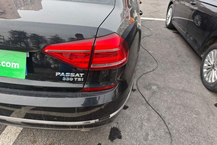 Used Volkswagen Passat 2017 330TSI DSG Luxury Edition Exterior 6