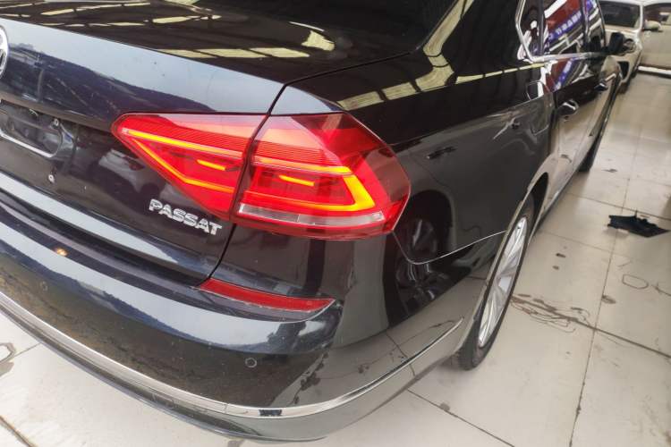 Used Volkswagen Passat 2017 330TSI DSG Luxury Edition Exterior 6