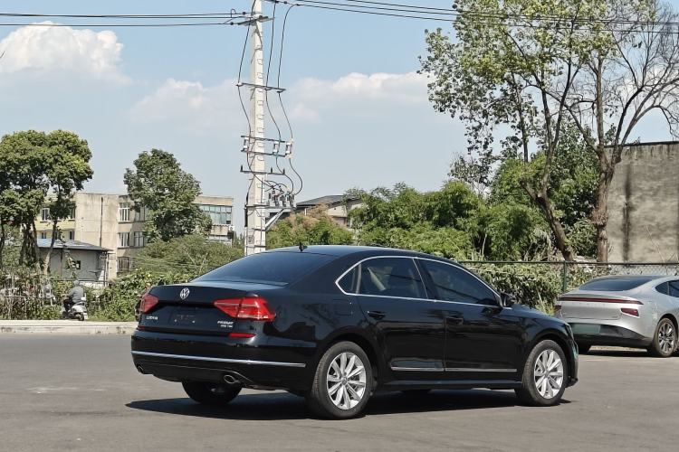 Used Volkswagen Passat 2017 330TSI DSG Luxury Edition Exterior 7