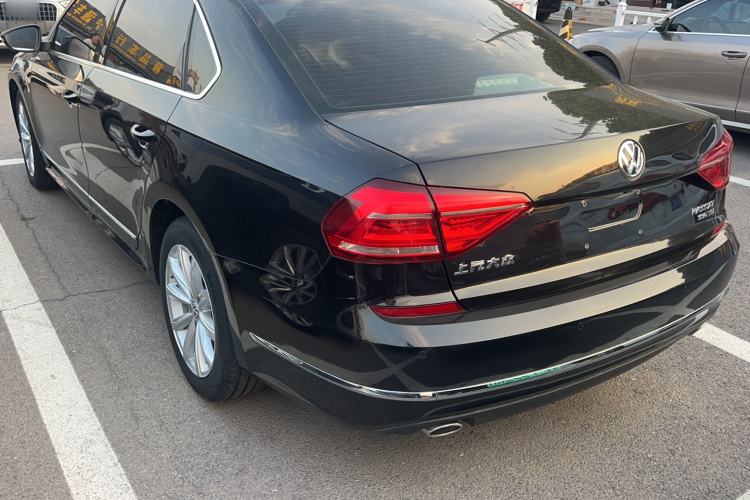 Used Volkswagen Passat 2017 330TSI DSG Luxury Edition Exterior 7