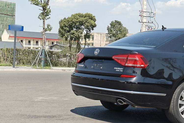 Used Volkswagen Passat 2017 330TSI DSG Luxury Edition Exterior 8