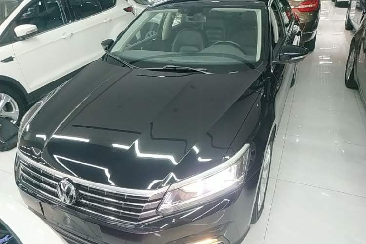 Used Volkswagen Passat 2017 330TSI DSG Luxury Edition Front