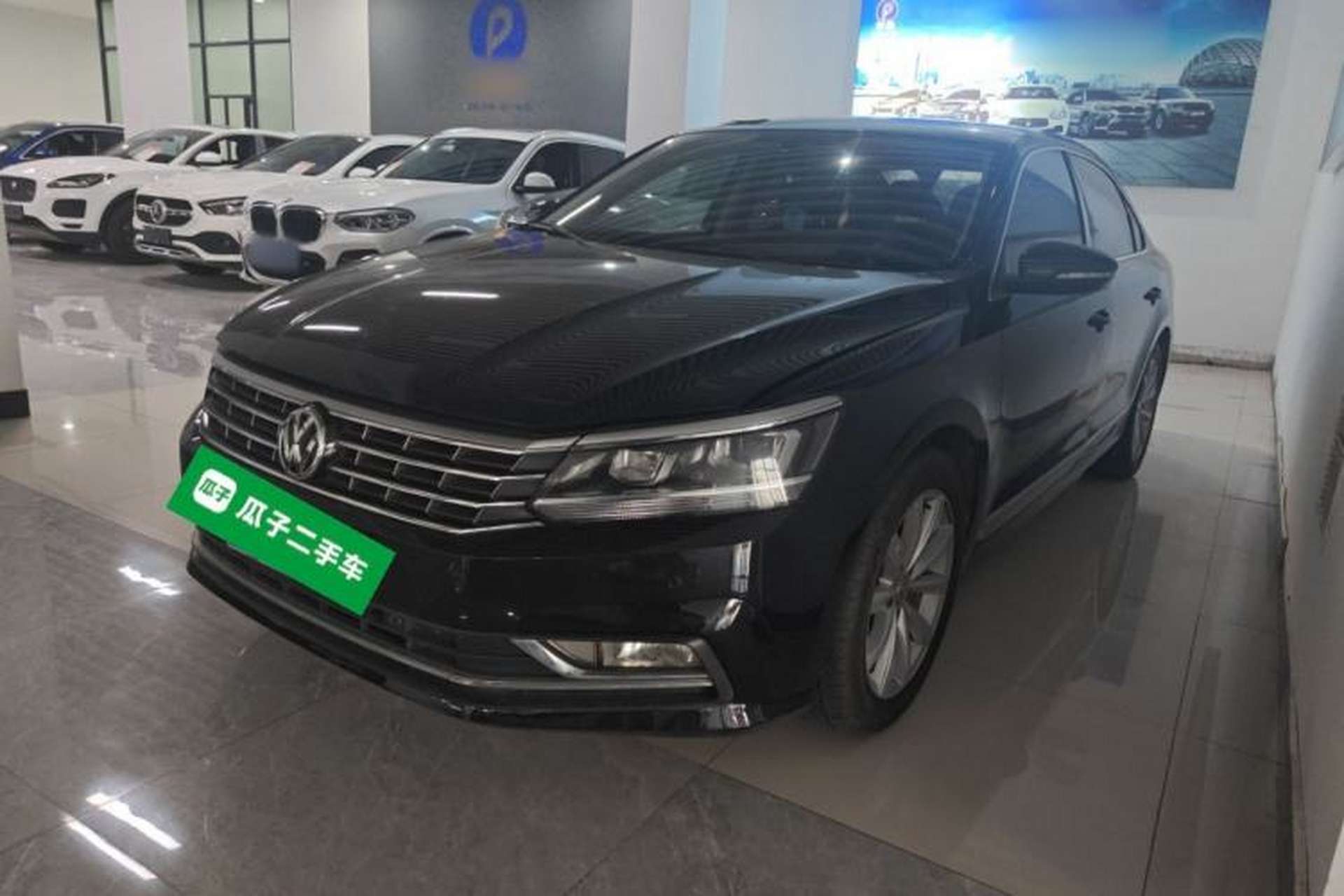 Used Volkswagen Passat 2017 330TSI DSG Luxury Edition Front Left 45 Deg