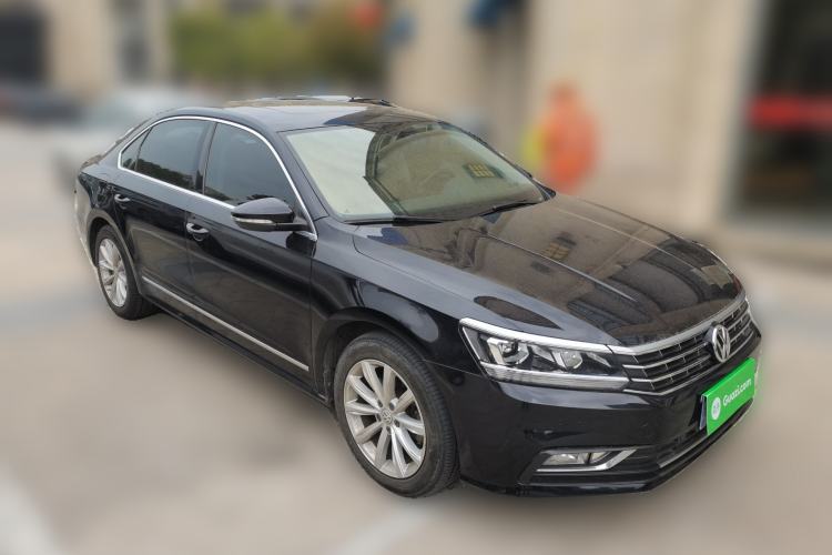 Used Volkswagen Passat 2017 330TSI DSG Luxury Edition Front Right 45 Deg