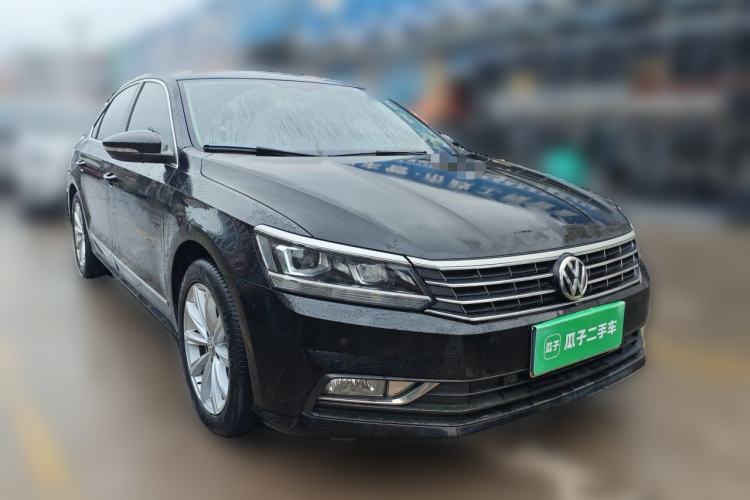 Used Volkswagen Passat 2017 330TSI DSG Luxury Edition Front Right 45 Deg
