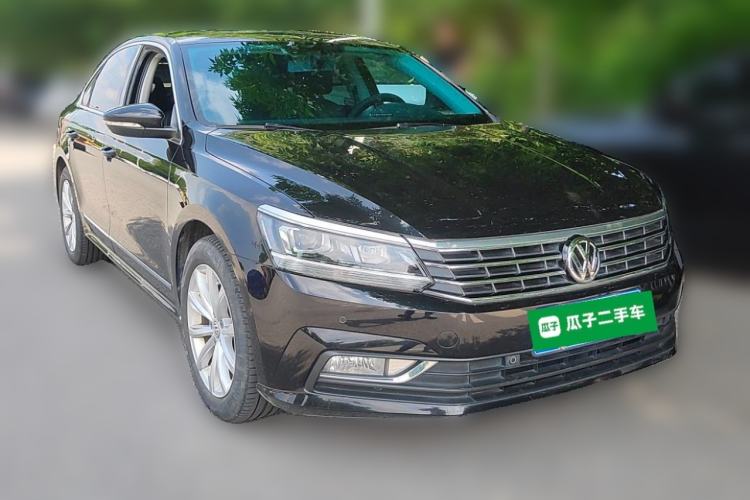 Used Volkswagen Passat 2017 330TSI DSG Luxury Edition Front Right 45 Deg