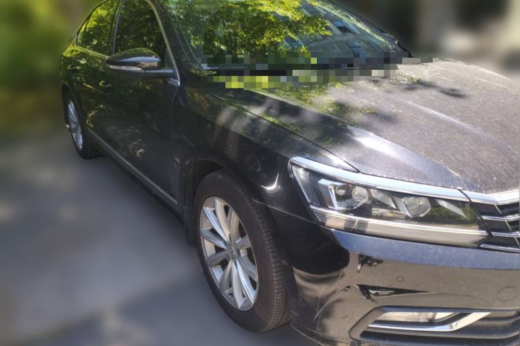 Used Volkswagen Passat 2017 330TSI DSG Luxury Edition Front Right 45 Deg
