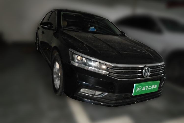 Used Volkswagen Passat 2017 280TSI DSG Luxury Edition Front Right 45 Deg