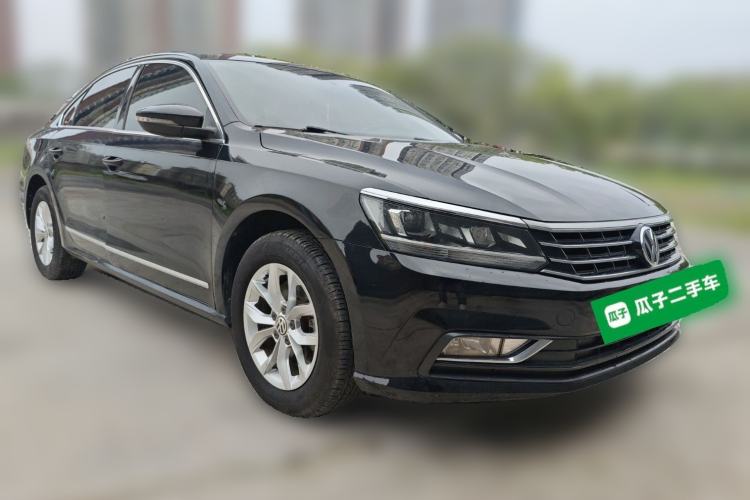 Used Volkswagen Passat 2017 330TSI DSG Luxury Edition Front Right 45 Deg