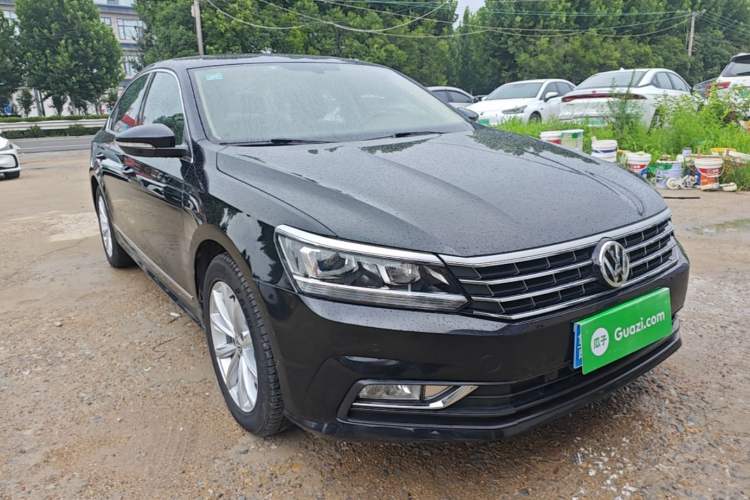Used Volkswagen Passat 2017 330TSI DSG Luxury Edition Front Right 45 Deg
