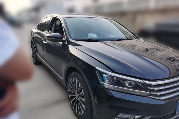Used Volkswagen Passat 2017 330TSI DSG Prestige Edition Front Right 45 Deg