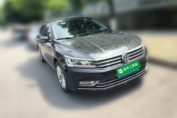 Used Volkswagen Passat 2017 330TSI DSG Luxury Edition Front Right 45 Deg