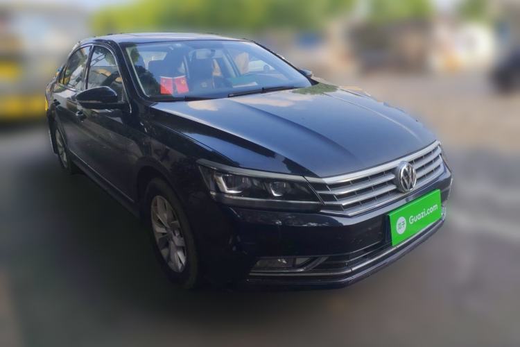 Used Volkswagen Passat 2017 280TSI DSG Luxury Edition Front Right 45 Deg