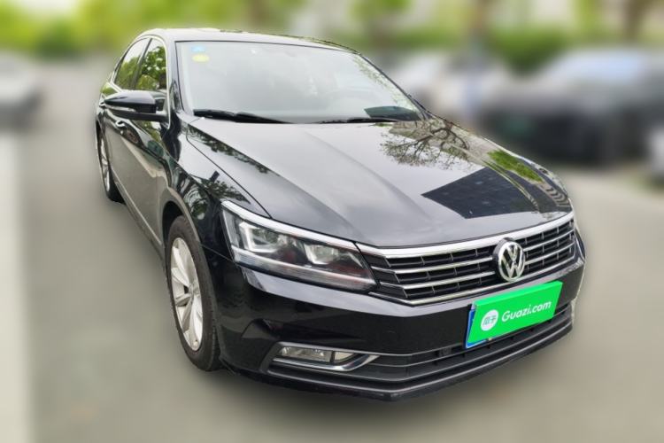Used Volkswagen Passat 2017 330TSI DSG Luxury Edition Front Right 45 Deg