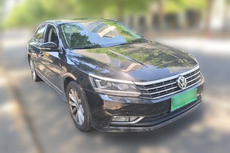 Used Volkswagen Passat 2017 280TSI DSG Luxury Edition Front Right 45 Deg