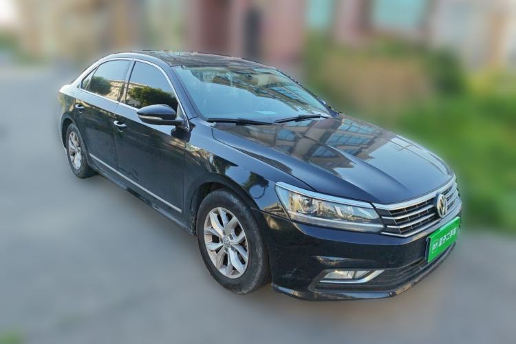 Used Volkswagen Passat 2017 280TSI DSG Luxury Edition Front Right 45 Deg