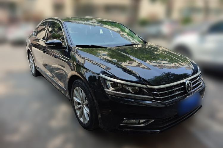 Used Volkswagen Passat 2017 330TSI DSG Luxury Edition Front Right 45 Deg