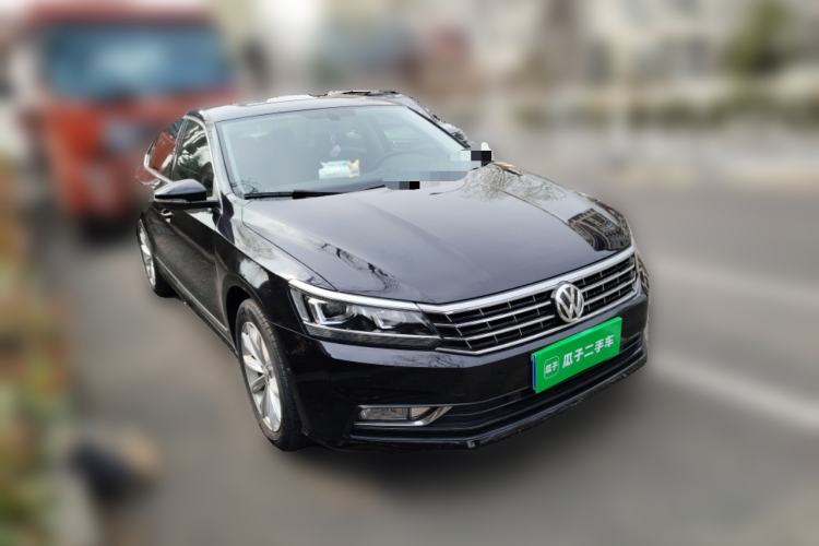 Used Volkswagen Passat 2017 330TSI DSG Luxury Edition Front Right 45 Deg