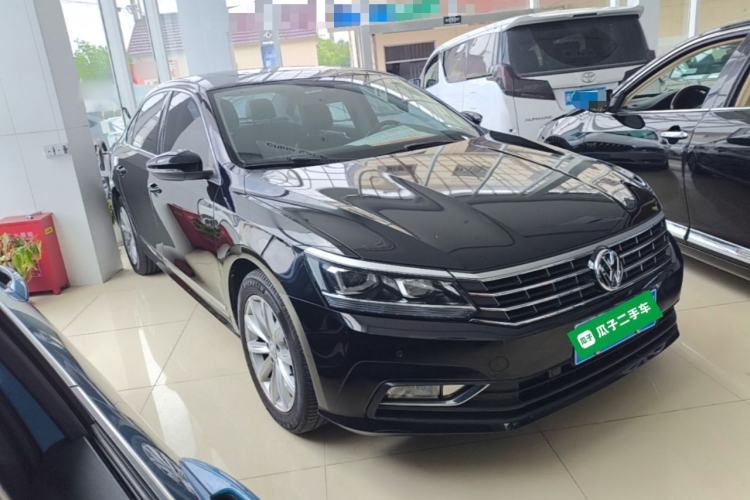 Used Volkswagen Passat 2017 330TSI DSG Luxury Edition Front Right 45 Deg