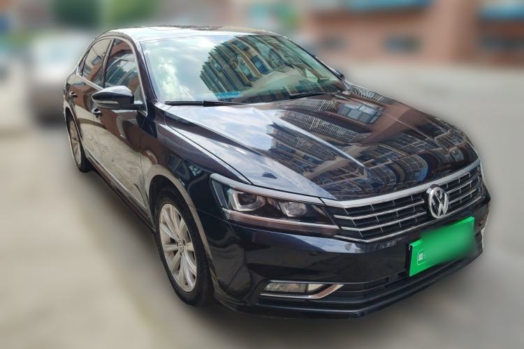 Used Volkswagen Passat 2017 330TSI DSG Luxury Edition Front Right 45 Deg
