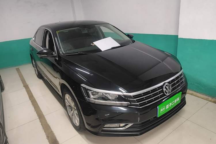 Used Volkswagen Passat 2017 330TSI DSG Luxury Edition Front Right 45 Deg