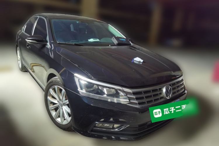 Used Volkswagen Passat 2017 330TSI DSG Luxury Edition Front Right 45 Deg