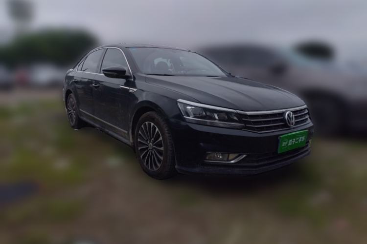 Used Volkswagen Passat 2017 330TSI DSG Luxury Edition Front Right 45 Deg