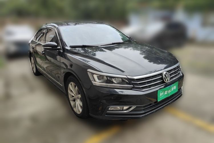 Used Volkswagen Passat 2017 330TSI DSG Luxury Edition Front Right 45 Deg