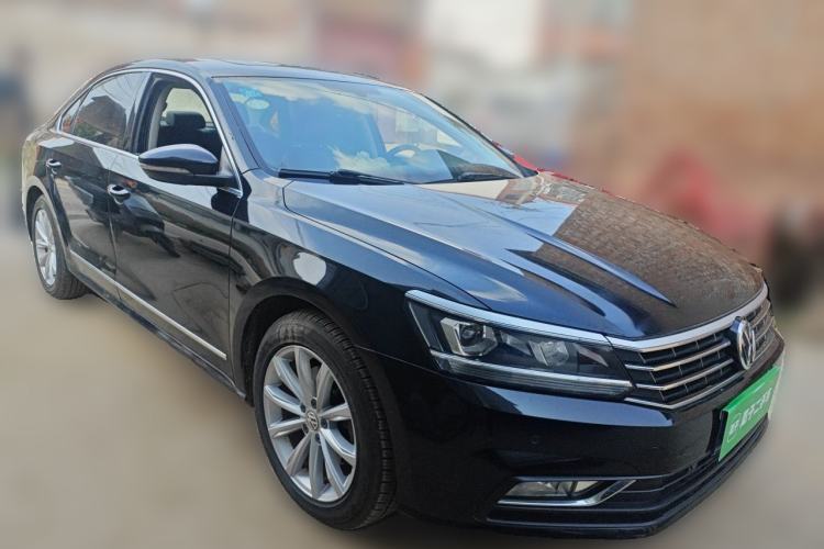 Used Volkswagen Passat 2017 280TSI DSG Luxury Edition Front Right 45 Deg