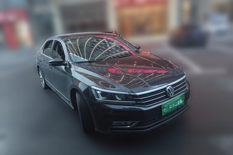 Used Volkswagen Passat 2017 330TSI DSG Luxury Edition Front Right 45 Deg