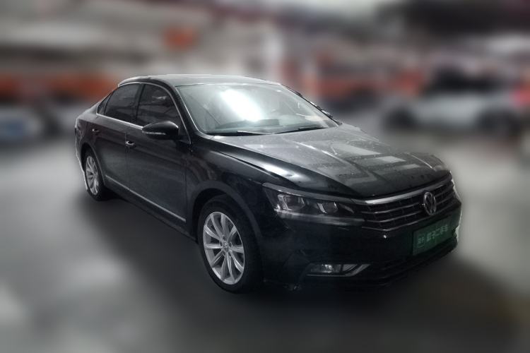 Used Volkswagen Passat 2017 330TSI DSG Luxury Edition Front Right 45 Deg