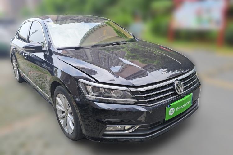 Used Volkswagen Passat 2017 280TSI DSG Luxury Edition Front Right 45 Deg