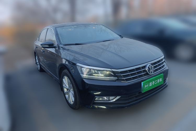 Used Volkswagen Passat 2017 330TSI DSG Luxury Edition Front Right 45 Deg