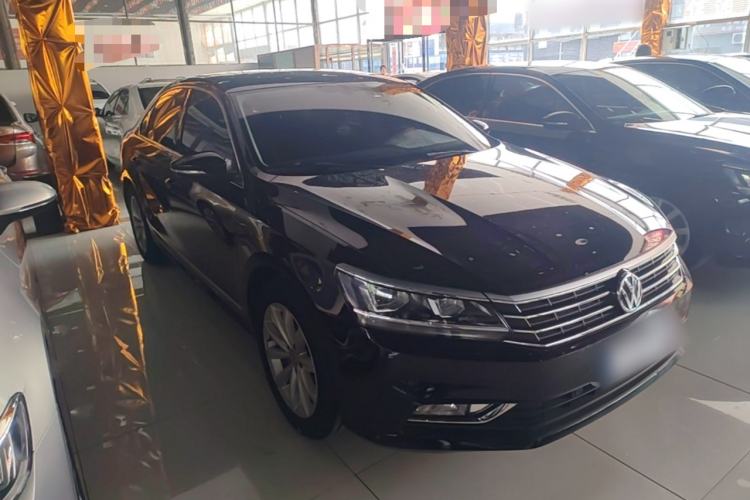 Used Volkswagen Passat 2017 330TSI DSG Luxury Edition Front Right 45 Deg