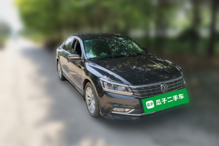Used Volkswagen Passat 2017 330TSI DSG Luxury Edition Front Right 45 Deg